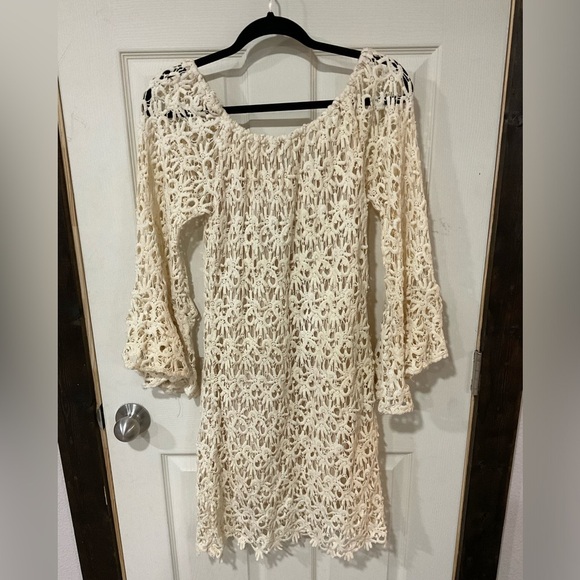 Union Angels Off White Long Sleeve Lace Dress - Picture 2 of 3